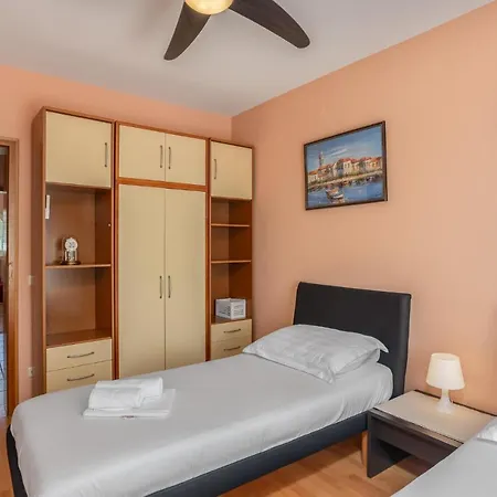 Stunning In Σπίτι διακοπών Novi Vinodolski